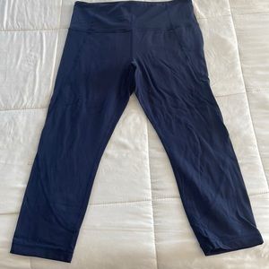 Athleta salutation Capri